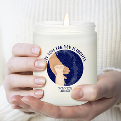 Custom Hand Holding Illustration Scented Candle With Keychain, Happy Mother's Day Gift, Gift For First Time Mom - thoughtygift.com